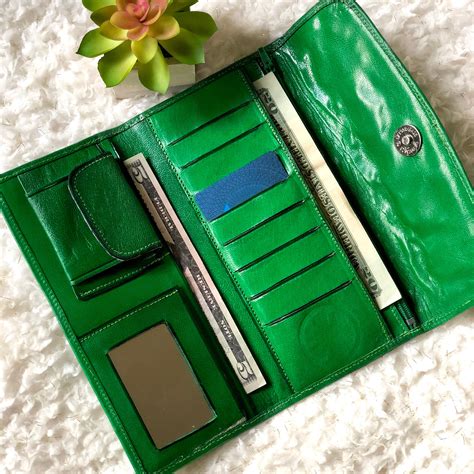 green wallets for women